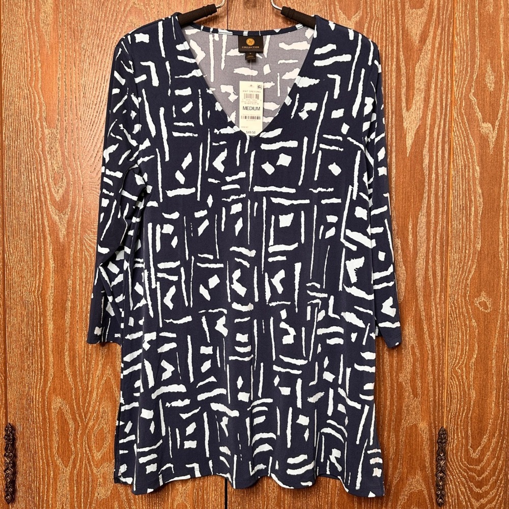 NWT JM Collection Tunic Top Med Navy Blue White Geometric Knit V-Neck Business